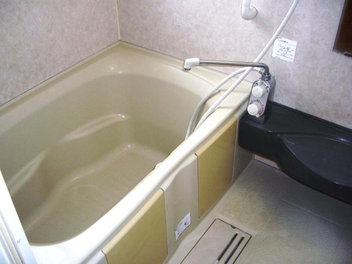 Bathroom. Indoor (11 May 2013) Shooting
