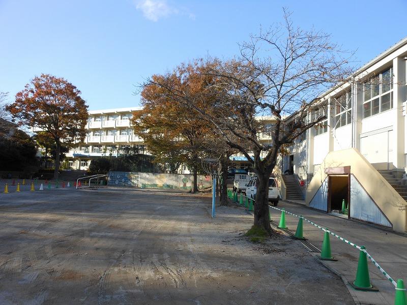 Primary school. Koyasan to elementary school 190m