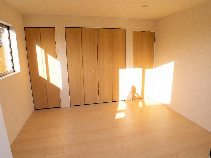 Non-living room. Indoor (12 May 2013) Shooting