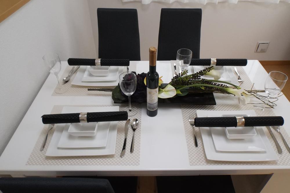 Building 2 Furnished sale Living photo