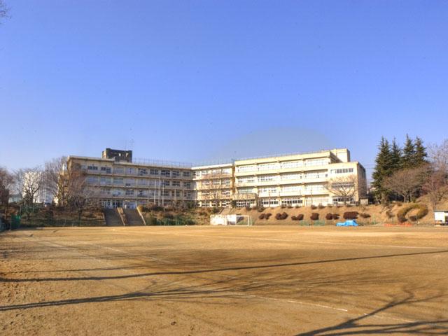 Junior high school. Abiko Municipal discouraged until junior high school 960m