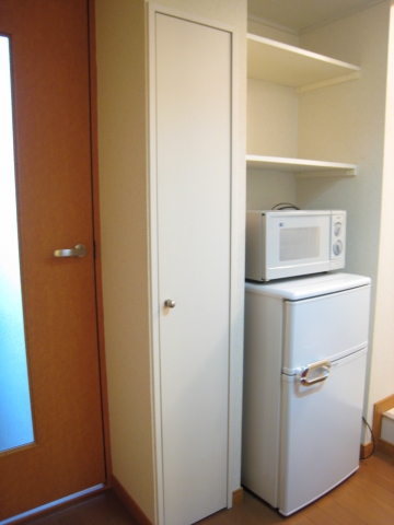 Other Equipment. refrigerator ・ microwave ・ Storage is attached to the back of the kitchen