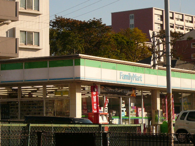 Convenience store. FamilyMart Chiba Suehiro chome store up (convenience store) 478m