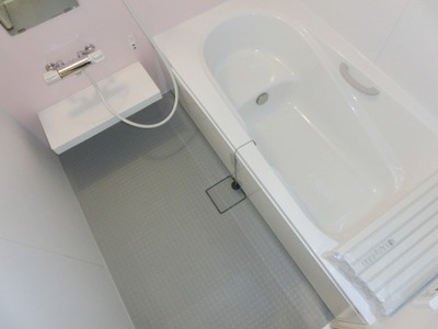 Bath. Bathtub spacious, It is with reheating