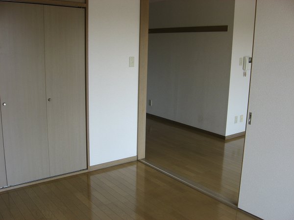 Other room space. It is the flooring of the room ☆