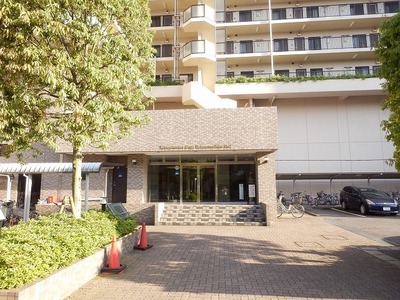 Entrance. It is the entrance of the condominium unique. 