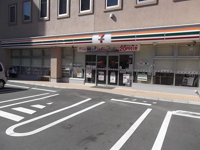 Convenience store. Seven-Eleven Nitta-cho to Minamiten Chiba 690m Seven-Eleven