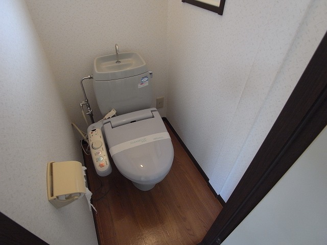 Toilet. It is with a window to the toilet ☆