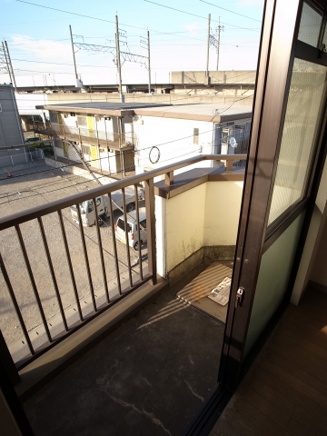 Balcony. It is dry seems a lot of your laundry ☆ 