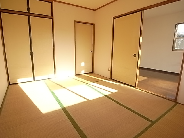 Other room space. Japanese-style room also is finished in beautiful