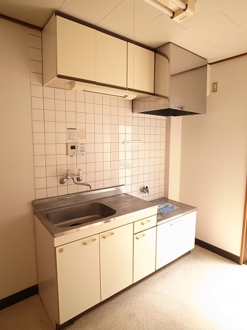 Kitchen. Gas stove installation type ☆ It will spread the width of the dishes