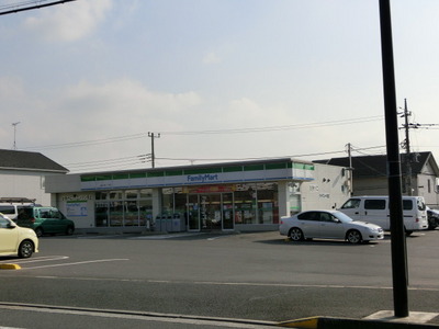 Convenience store. 660m to Family Mart (convenience store)