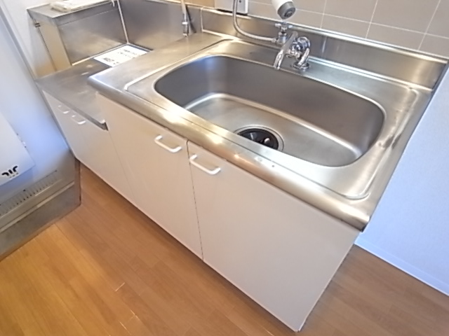 Kitchen. It is a sink of the large kitchen ☆