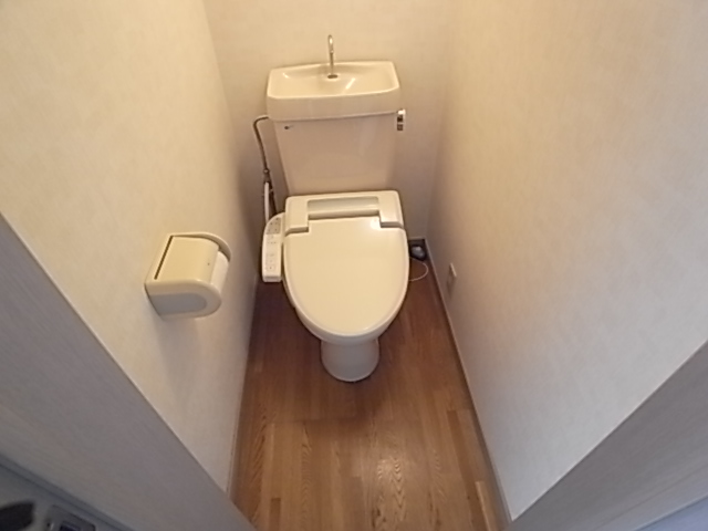 Toilet. Bidet are also available.