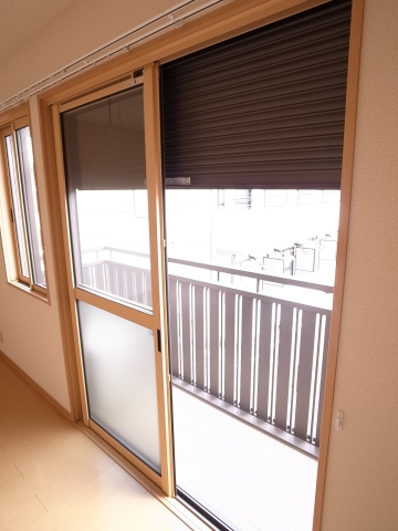 Balcony. Is security shutters with also on the second floor ☆