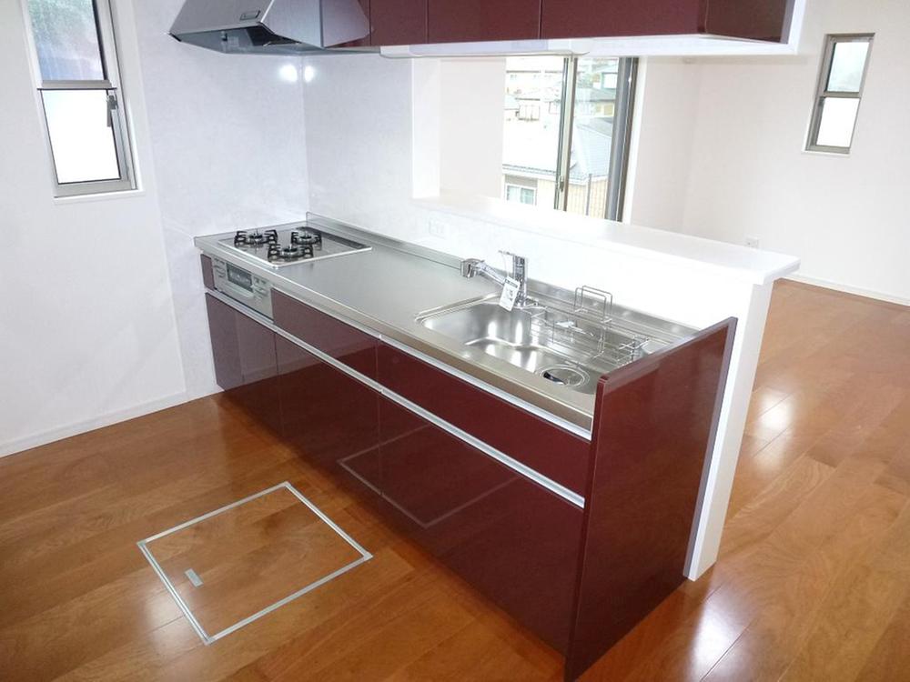 Kitchen. Face-to-face kitchen the conversation is lively