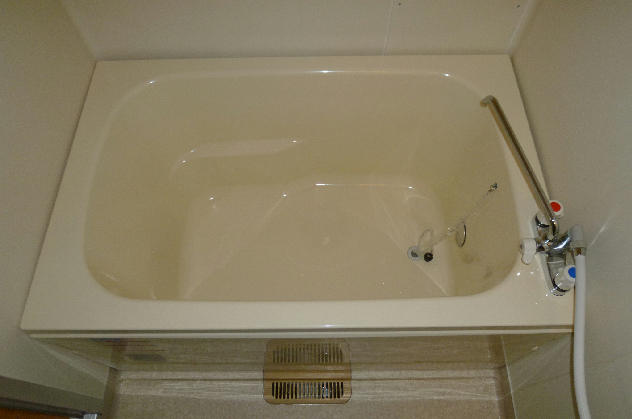 Bath. Bathtub new