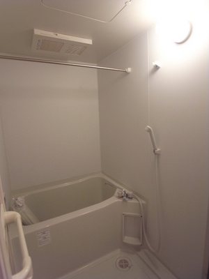 Bath. Bathroom Dryer ・ Is a bathroom with reheating.