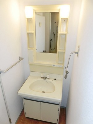 Washroom. Convenient independent vanity