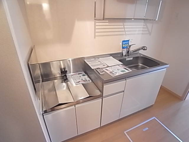 Kitchen. 2-neck is a large kitchen with stove installation ☆