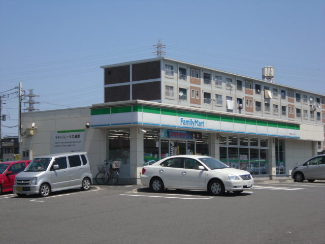 Convenience store. Family Mart Chiba Enable Third Street store up to (convenience store) 170m