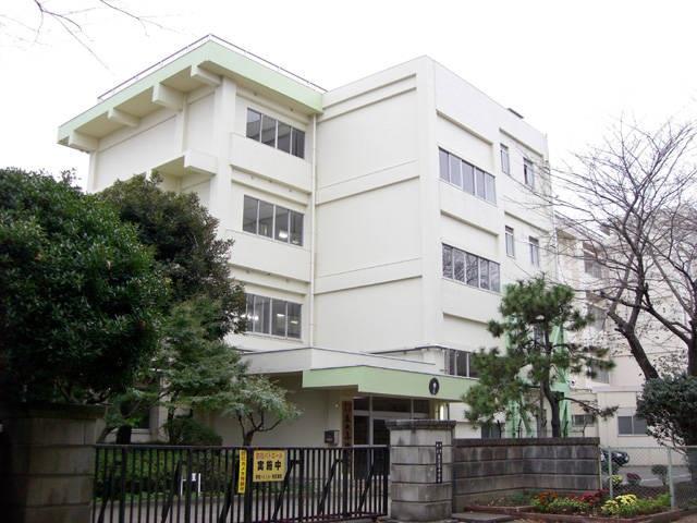 Junior high school. 610m until the Chiba Municipal Hoshiguki junior high school
