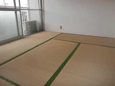 Other room space. Japanese-style room to settle