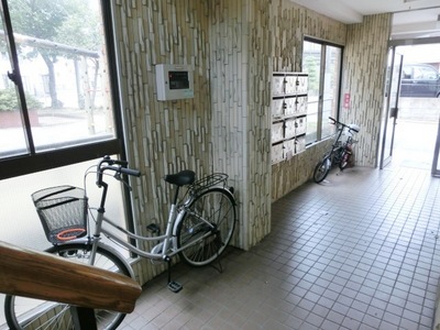 Parking lot. Is a bicycle parking lot.