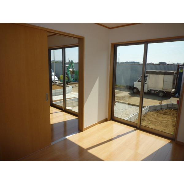 Non-living room. Same specifications construction cases