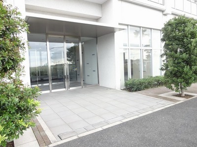 Entrance. auto lock ・ It is a security surface also safe because there is a security camera