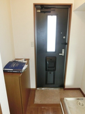 Entrance. Shoes is with BOX.