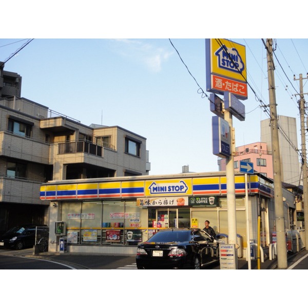 Convenience store. Seven-Eleven Chiba Nagasu store up (convenience store) 130m