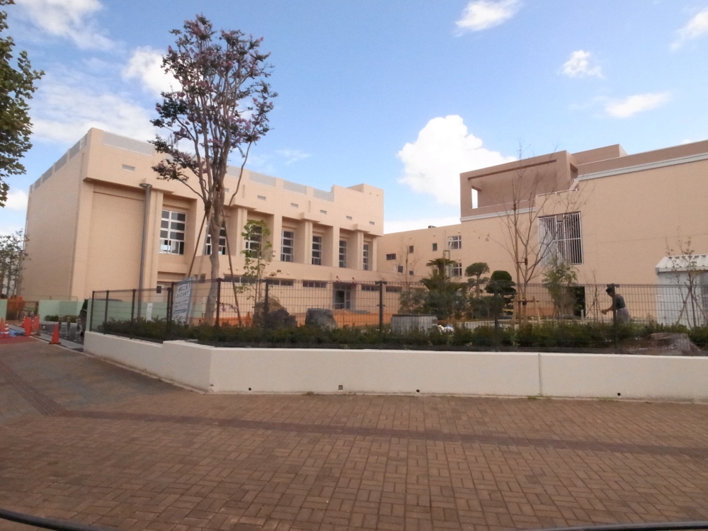 Primary school. 759m until the green elementary school (elementary school)