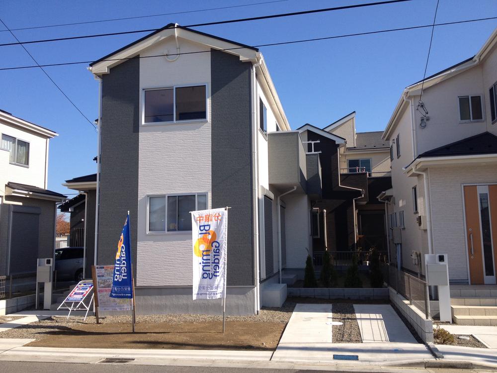 Local appearance photo. Local (11 May 2013) Shooting