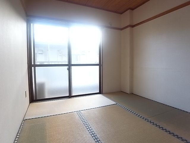 Other. There is also a Japanese-style room ☆