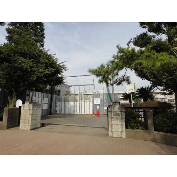 Primary school. 253m to Chiba City Honcho elementary school (elementary school)