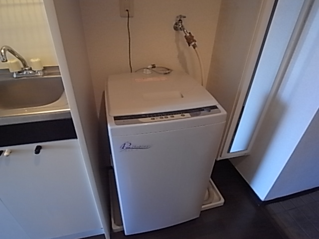 Other. Washing machine in the room ☆ It comes with a whopping washing machine ☆