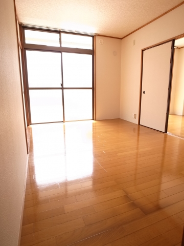 Living and room. Same building, It will be a separate room in the room photo ☆