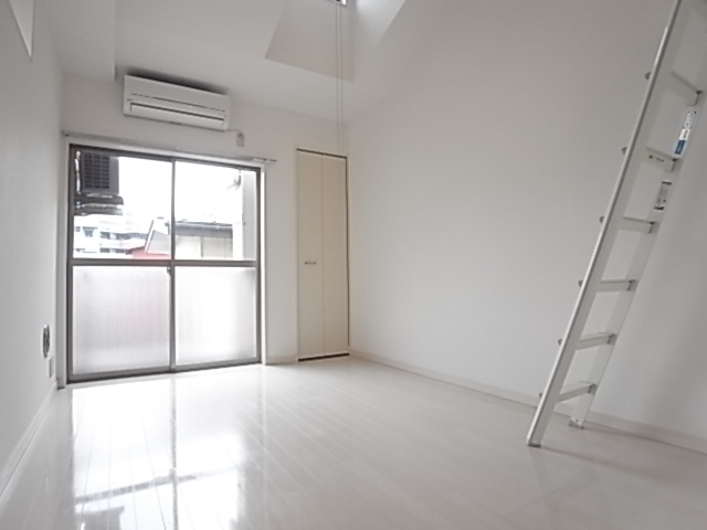 Other room space. Beautiful flooring of white keynote ☆ 