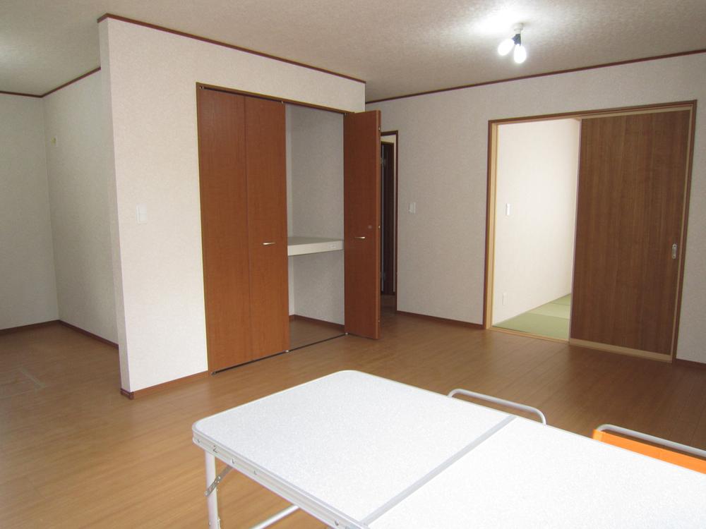 Same specifications photos (living). Same specifications