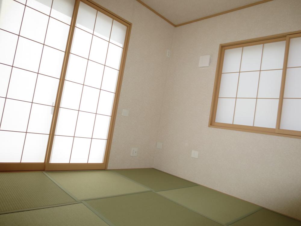 Same specifications photos (Other introspection). Same specifications