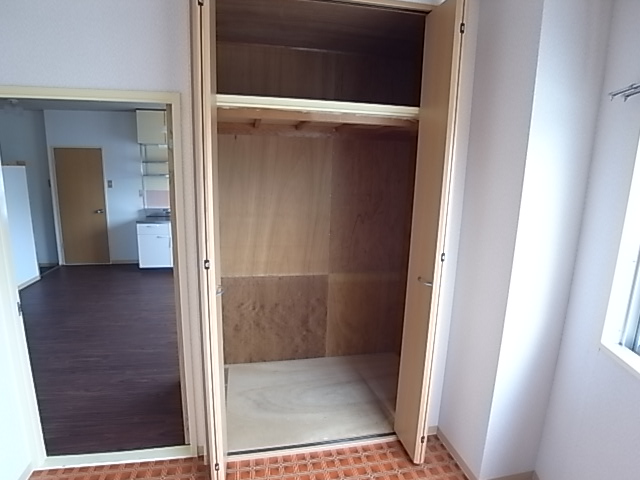 Other. Western-style 2 room is both large storage ☆