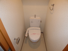 Toilet. A comfortable day with cleaning function with toilet seat! ! 