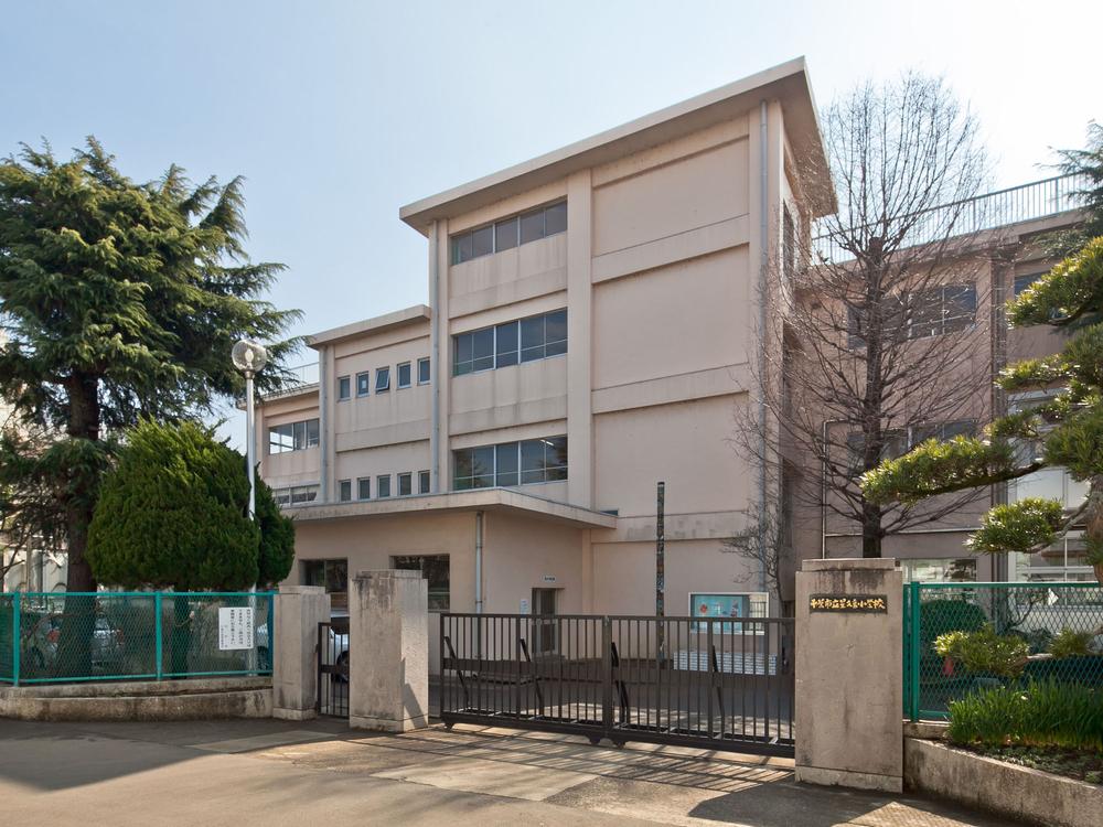 Primary school. 696m until the Chiba Municipal Hoshiguki Elementary School