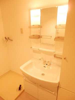 Washroom. Washbasin with a convenient room in a busy morning. Easy-to-use Shawahe
