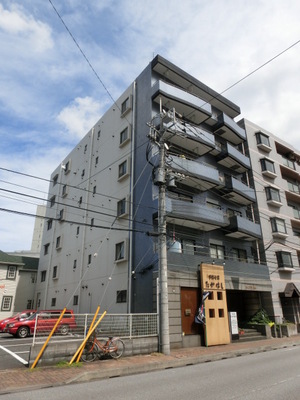 Building appearance. It is conveniently located a 10-minute walk from Chiba Station.