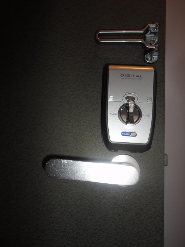 Security equipment. Employ a non-contact IC card lock key with excellent security!