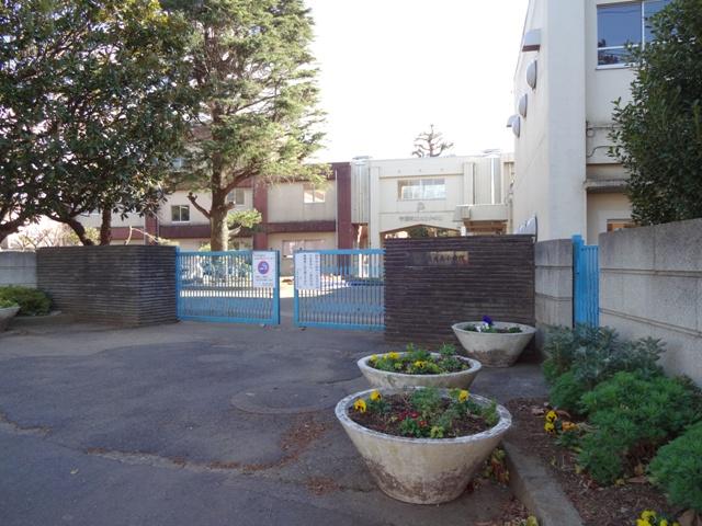 Primary school. 350m to Omori Elementary School