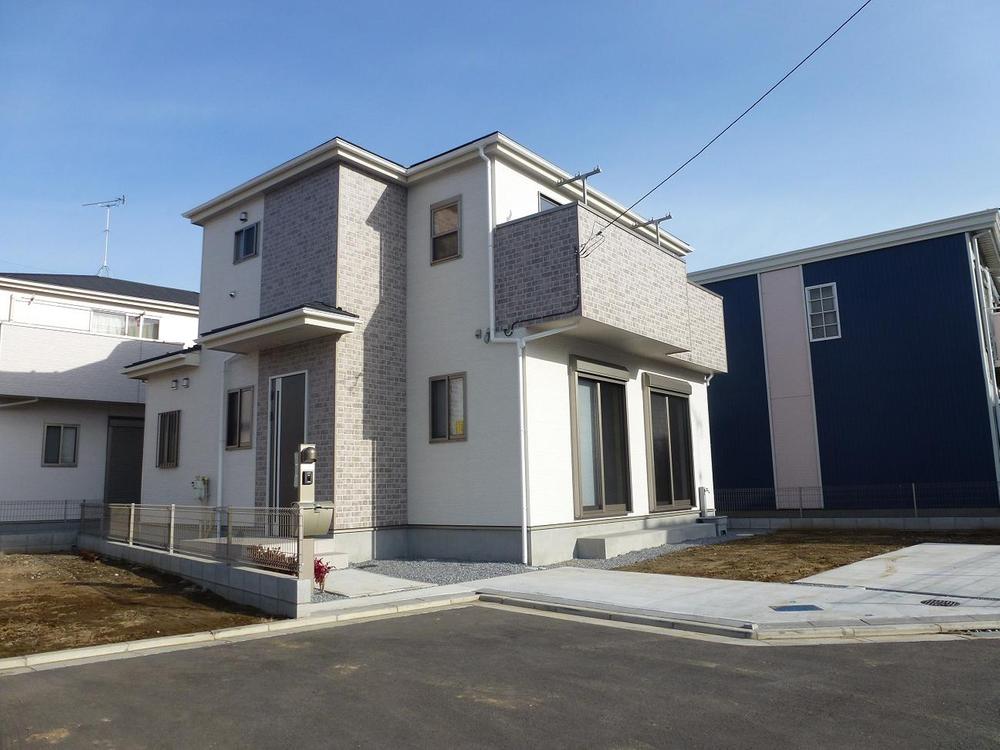 Same specifications photos (appearance). Same construction appearance