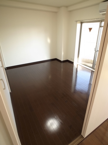 Living and room. Tsu was reborn in the room of a beautiful flooring ☆